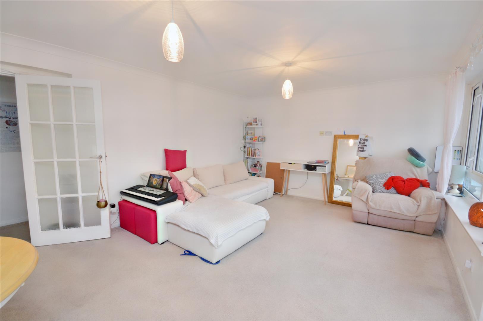 Property Details for Upperton Road Eastbourne BN21 1LF Town Property